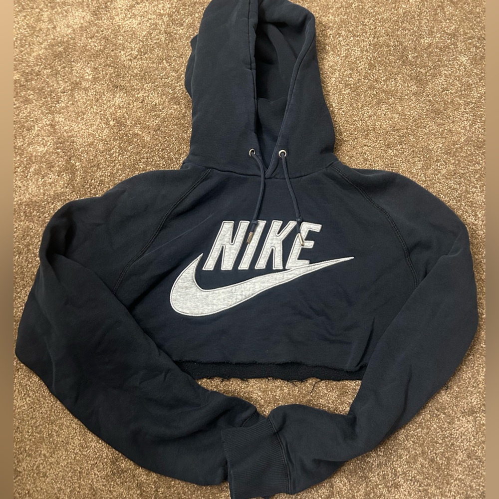Cropped Vintage Nike Hoodie
